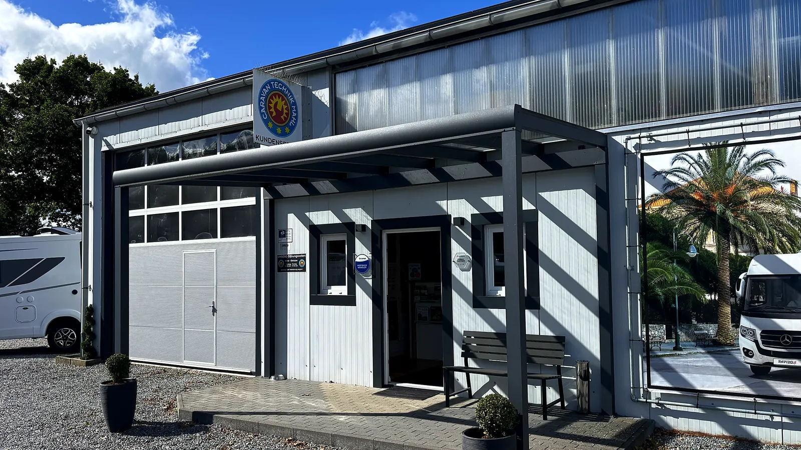 Kundenservice und Werkstatt-Annahme von Caravan Technik Mahl in Schuby