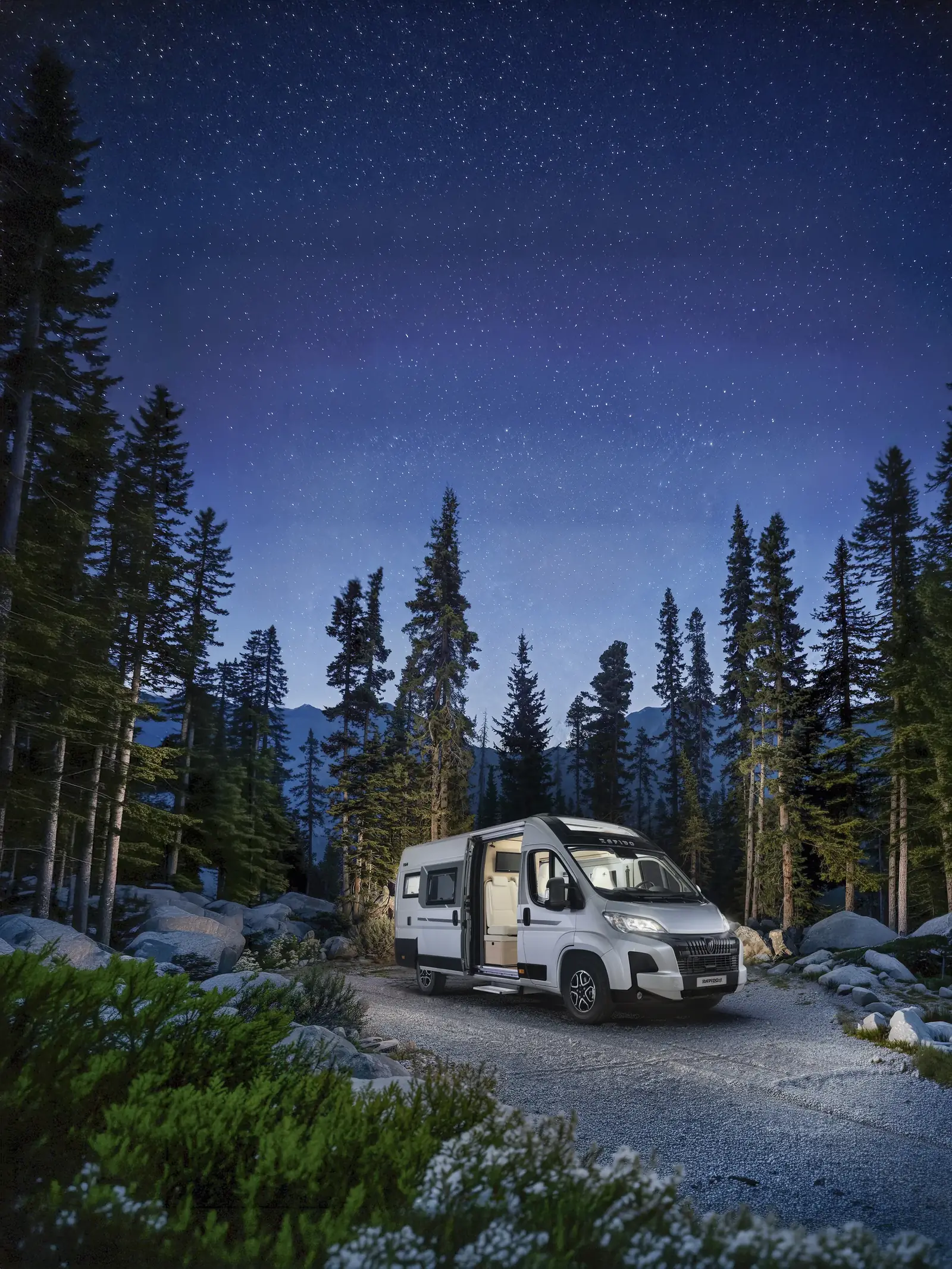 Rapido V64 Campervan – Innenraum mit Queensbett
